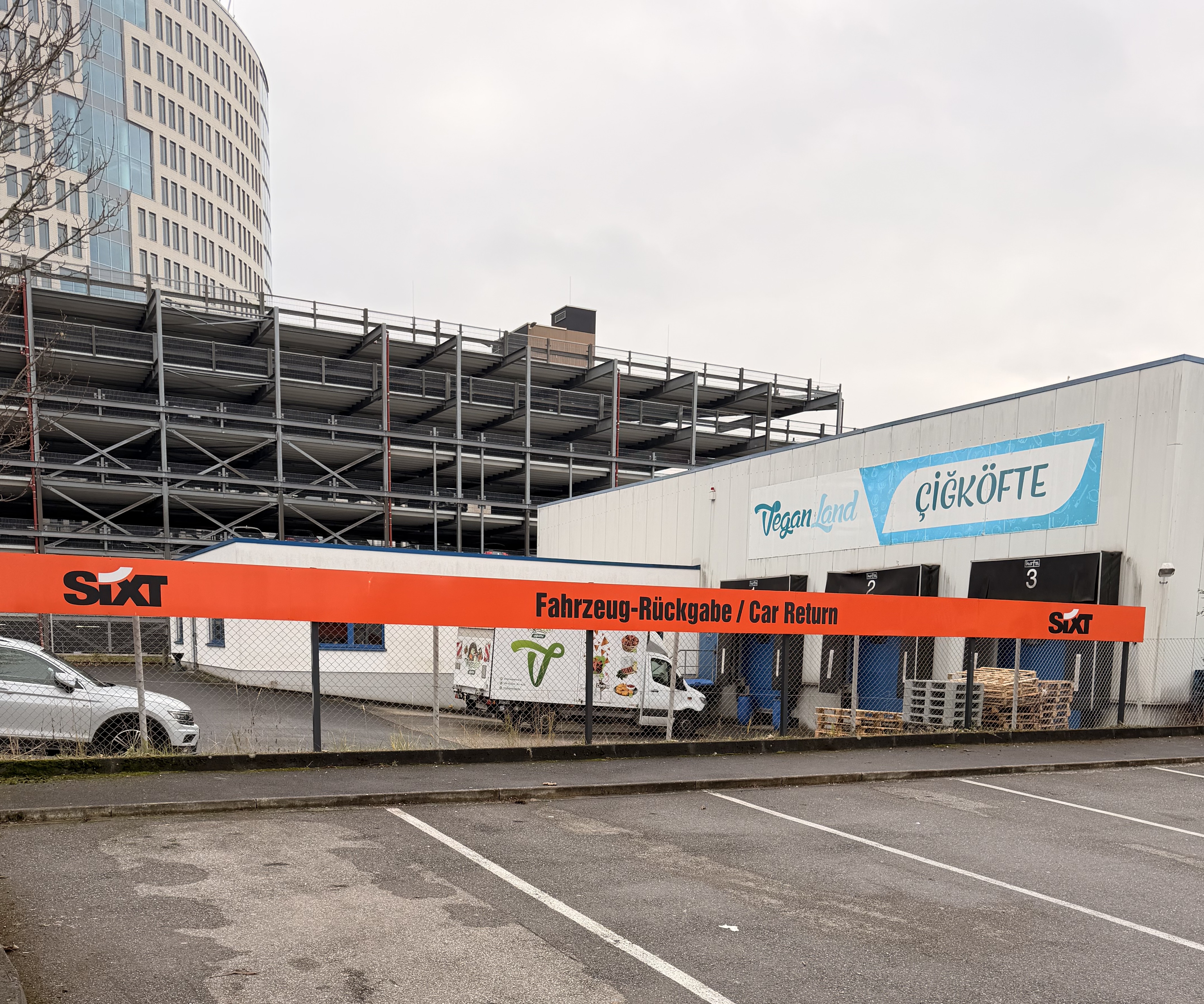SIXT Mietwagen & Transporter mieten Köln Porz/Gremberghoven, Ettore-Bugatti-Str. 2 in Köln