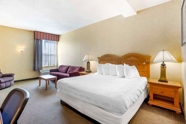 Images Best Western Plus Revere Inn & Suites