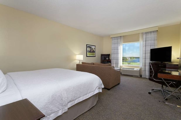 Images Hampton Inn & Suites Wellington
