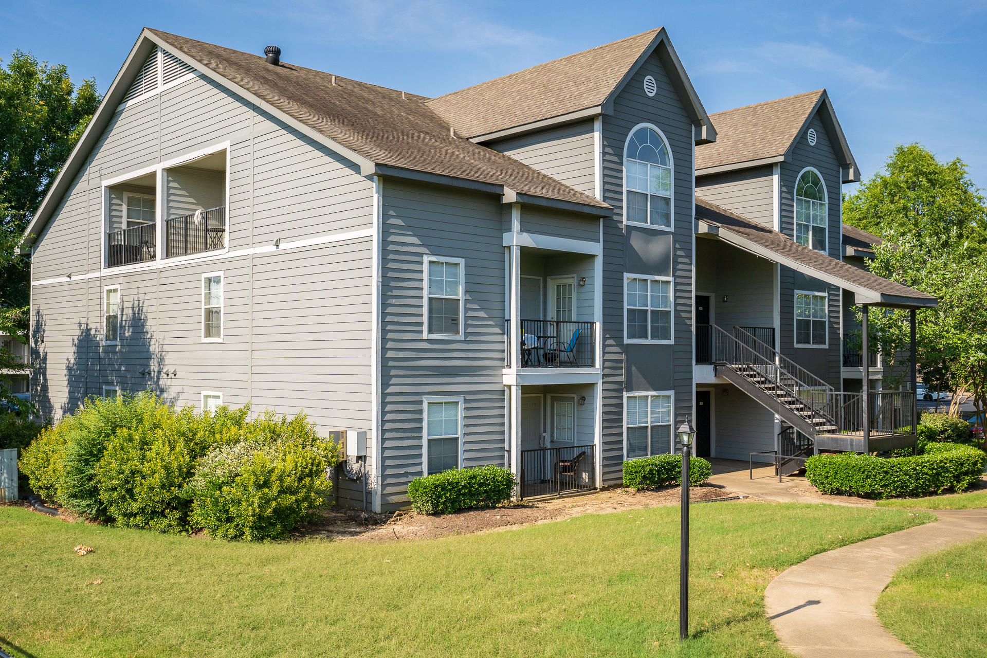 Exterior Of Oak Hollow Apartment Homes