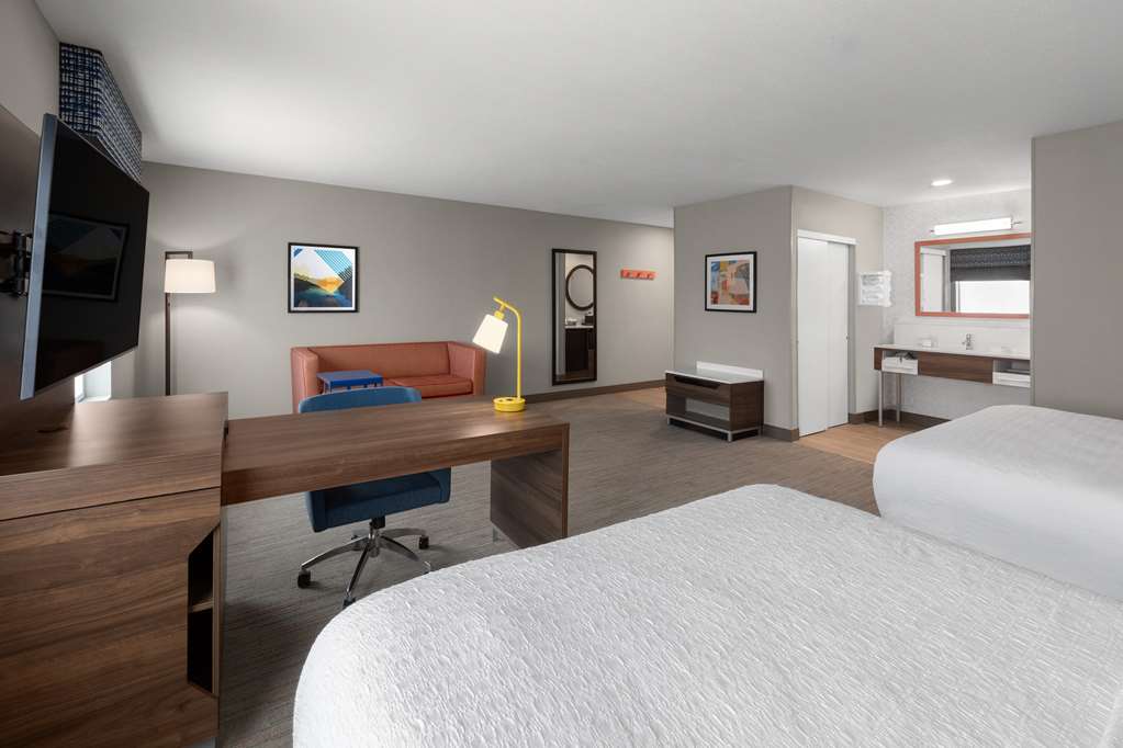 Guest room