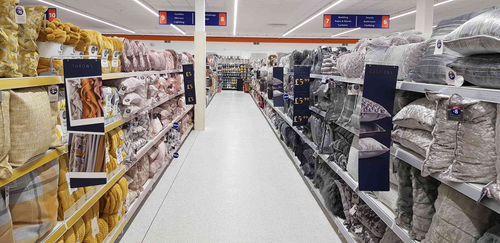 B&M's brand new store in Cowdenbeath stocks a stunning range of soft furnishings for the home, including cushions, covers, throws, blankets and more!