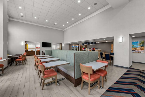 Images Hampton Inn & Suites Charlotte-Airport