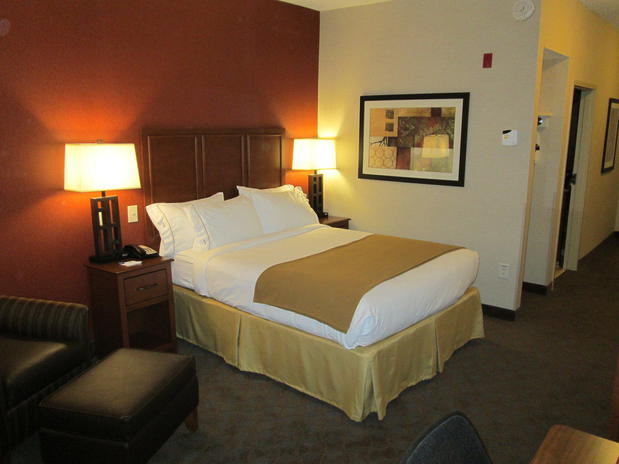 Images Holiday Inn Express & Suites Paducah West, an IHG Hotel