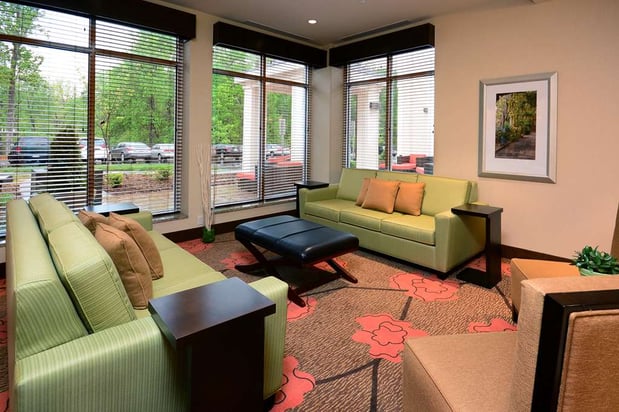 Images Hilton Garden Inn Greensboro Airport