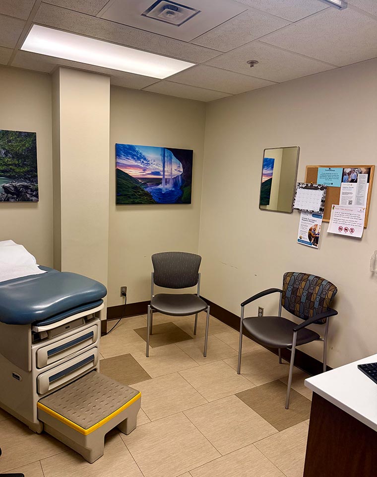 An exam room at the CCNW SHMC clinic where patients consult with their radiation oncologist.
