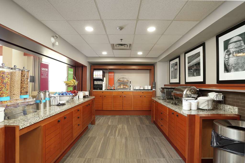 Images Hampton Inn & Suites by Hilton Barrie