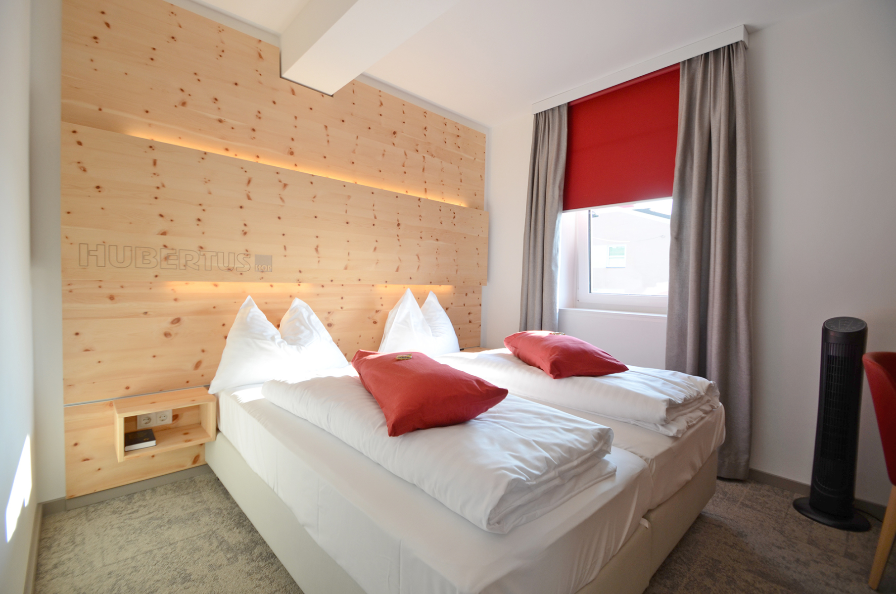 Hotel - Restaurant - Café - Catering HUBERTUSHOF, Bahnhofstraße 81 in Zeltweg