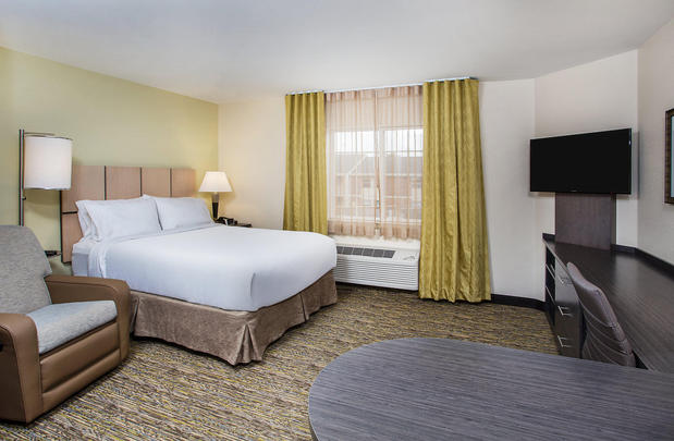Images Candlewood Suites Bowling Green, an IHG Hotel