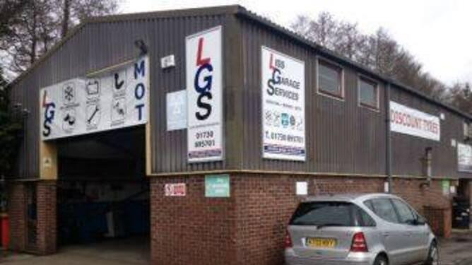LISS GARAGE SERVICES - TYRE FITTING CENTRE Liss Garage Services Liss 01730 895701
