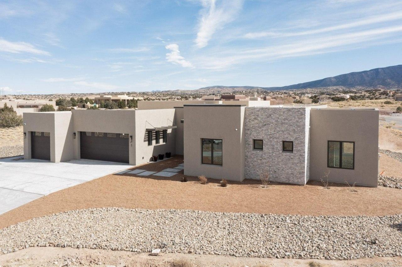 Lanya Androlewicz Realtor Coldwell Banker Legacy Image