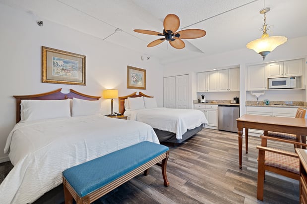 Images Holiday Inn & Suites Clearwater Beach S-Harbourside by IHG