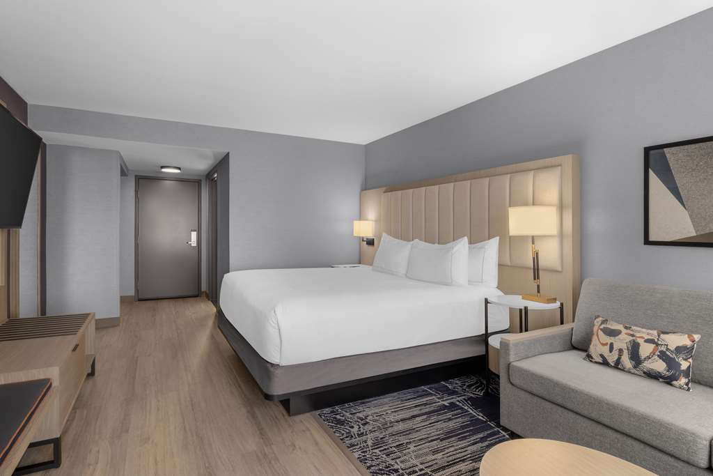 Guest room