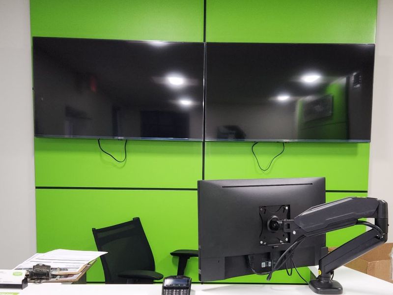 3322_Merchandise Wall