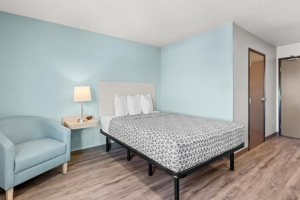 Images WoodSpring Suites Charlotte-Arrowood