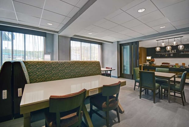 Images Hampton Inn Cave City