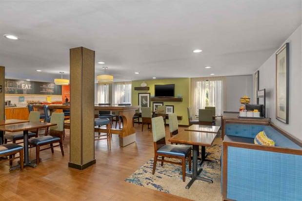 Images Hampton Inn Milford