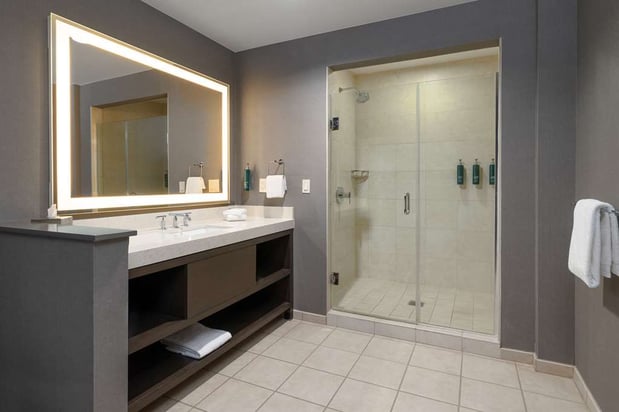 Images Hilton Promenade at Branson Landing