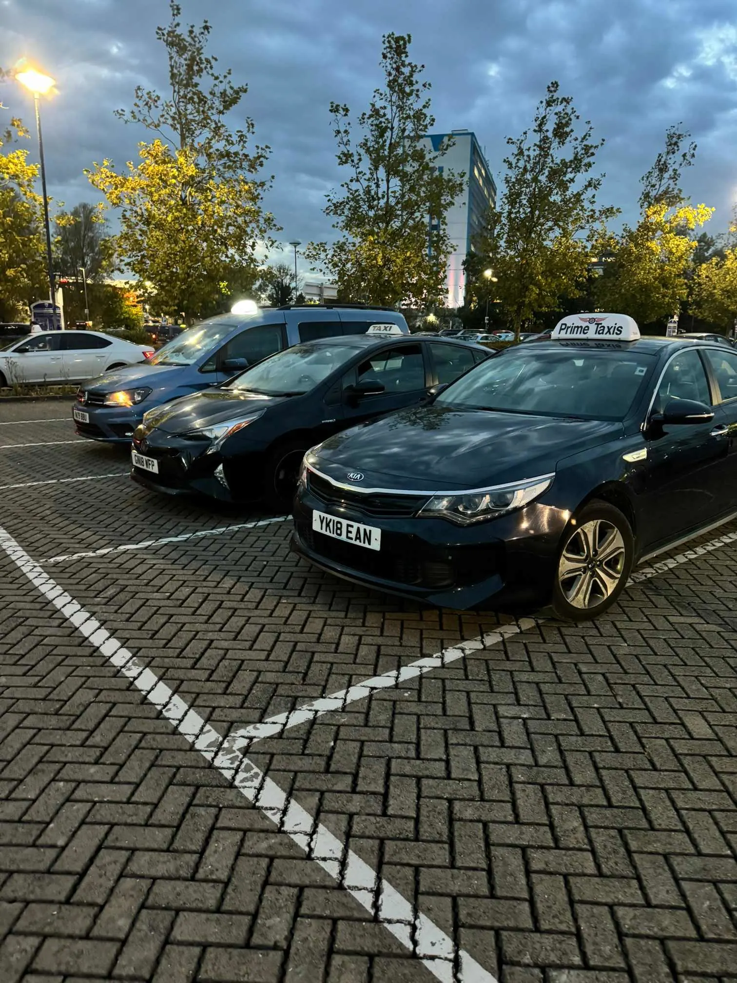 Images Prime Taxis Ashford
