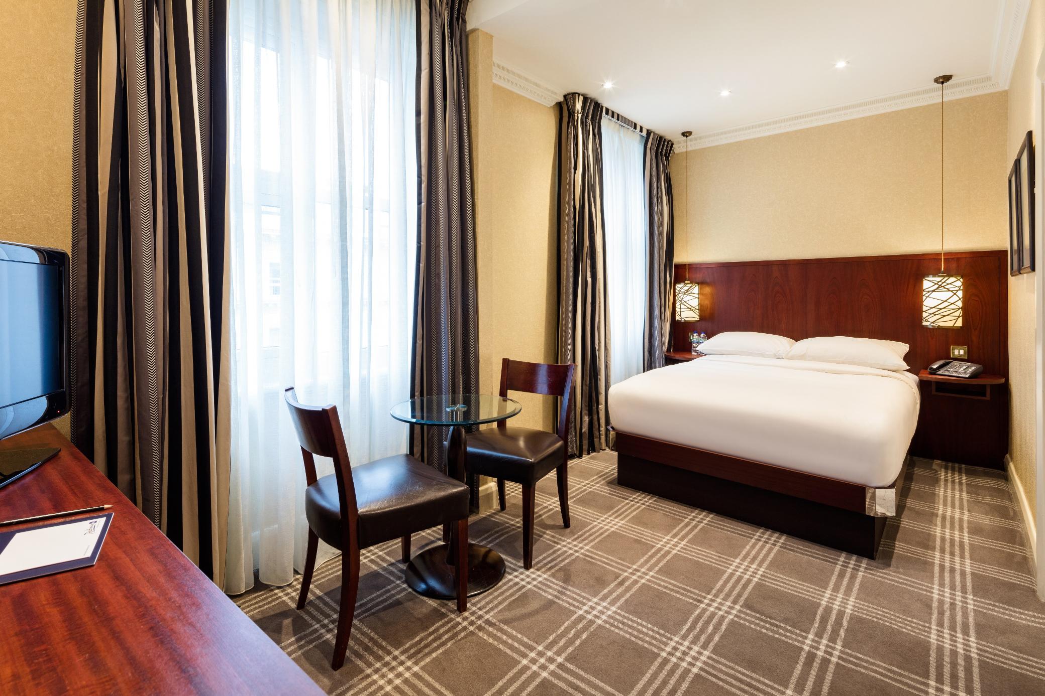 Standard Room Radisson Blu Edwardian Vanderbilt Hotel, London London 020 7761 9000