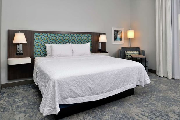Images Hampton Inn Cedar Falls Downtown
