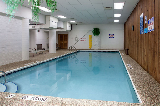 Images 200 West Apartments