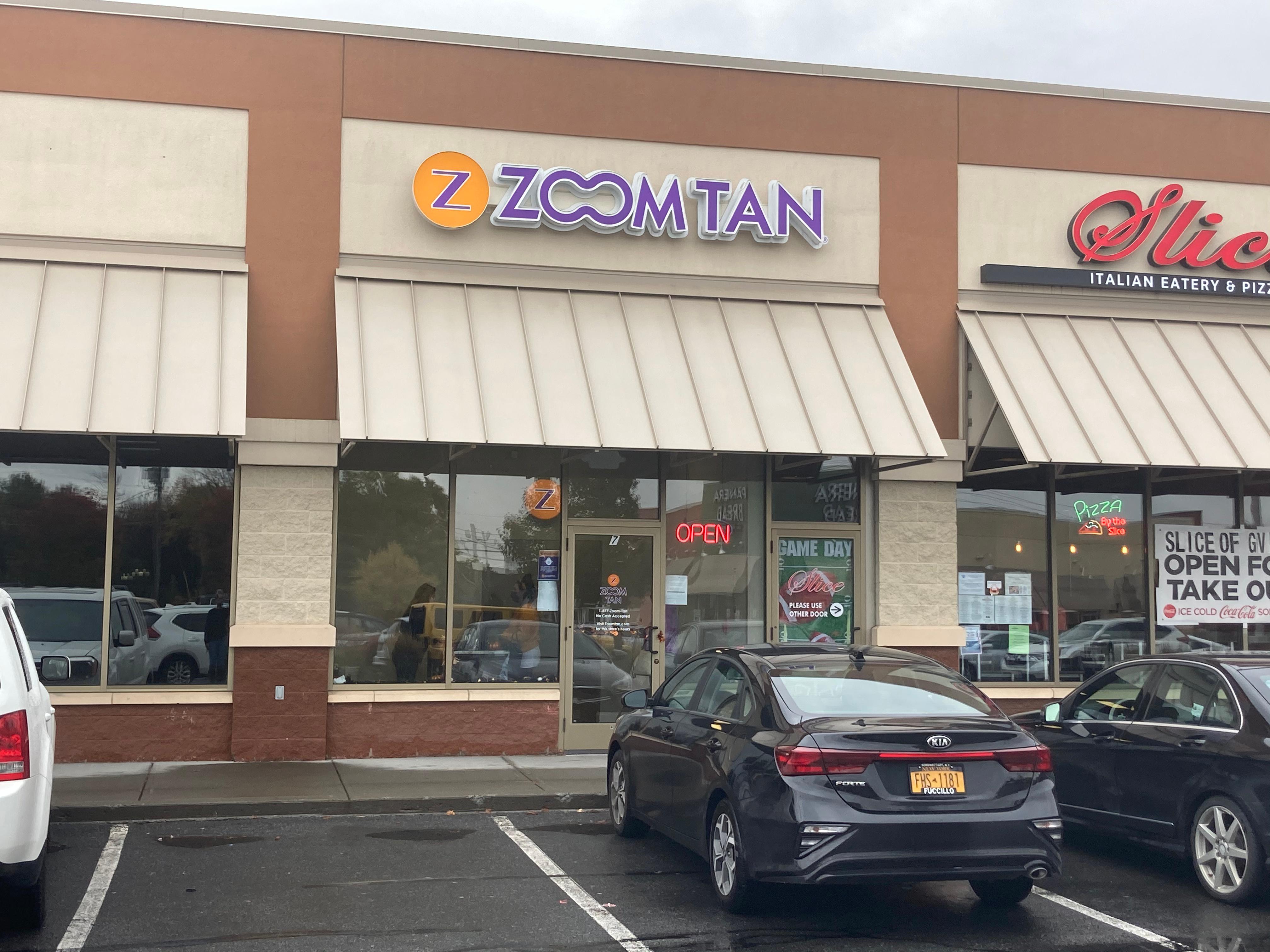 Zoom Tan store front in Glenville, NY