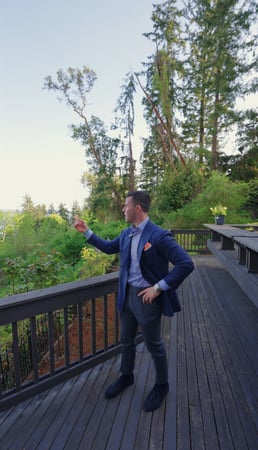 Images Grayson Martello-Livingston | Sotheby's International Realty