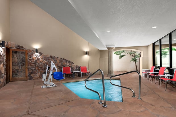Images Holiday Inn Express & Suites Marina - State Beach Area by IHG