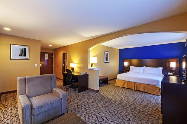 Images Holiday Inn Express & Suites Houston-Dwtn Conv Ctr by IHG