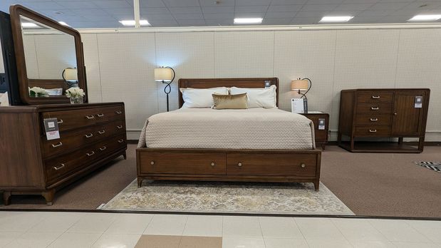 Images American Signature Furniture