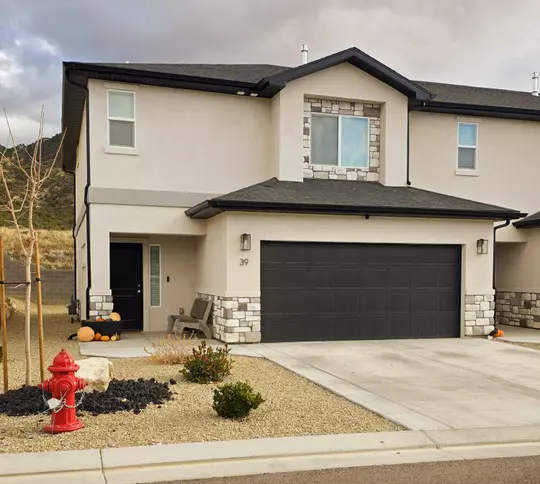 Images Char Holdeman - LRG Collective