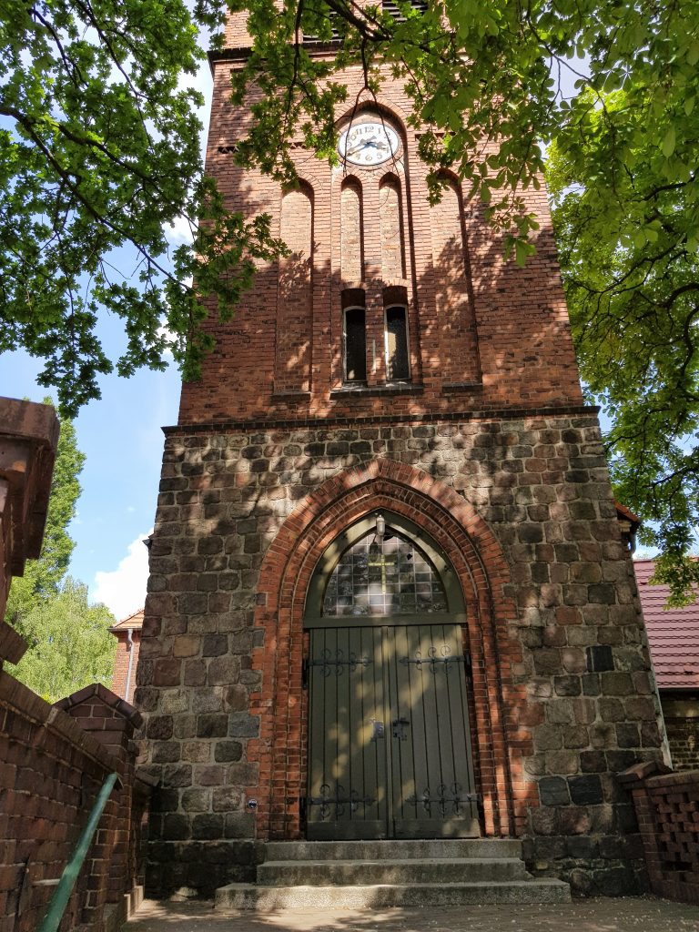 Kirche Berlin-Heinersdorf - Ev. Kirchengemeinde Berlin-Heinersdorf, Romain-Rolland-Straße 54 in Berlin-Heinersdorf