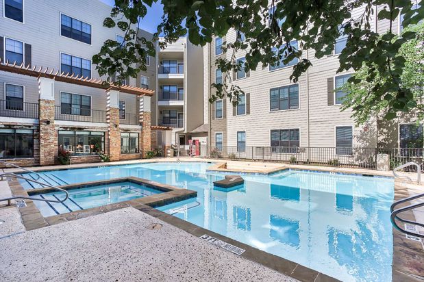 Images Maverick Place Apartments
