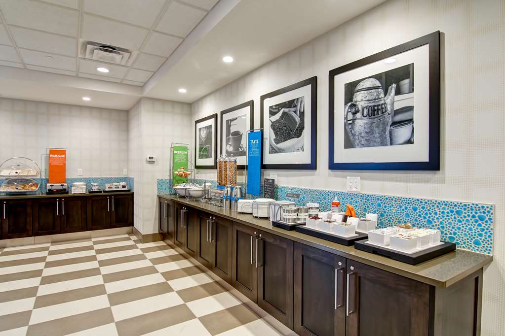 Images Hampton Inn & Suites by Hilton Saskatoon Airport