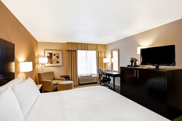 Images Holiday Inn Express & Suites Milwaukee-New Berlin by IHG