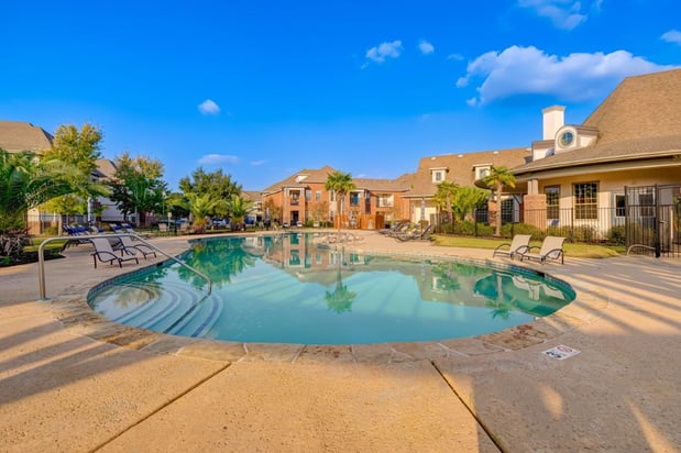 Images Chateau Mirage Apartment Homes
