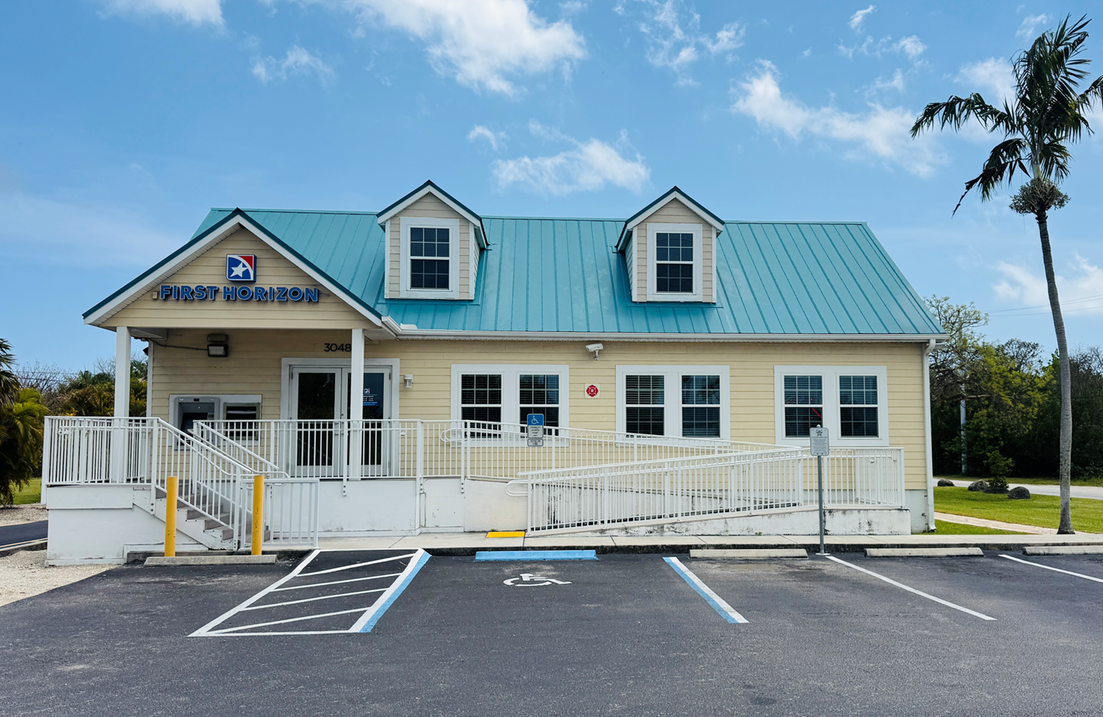 First Horizon Bank - Big Pine Key, FL - Overseas Hwy