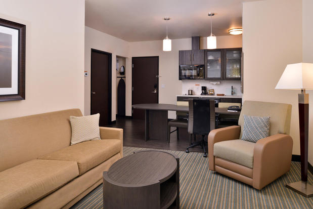 Images Candlewood Suites Austin Airport by IHG