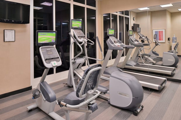 Images Holiday Inn Kansas City Airport by IHG