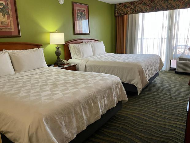 Images Holiday Inn & Suites Clearwater Beach, an IHG Hotel