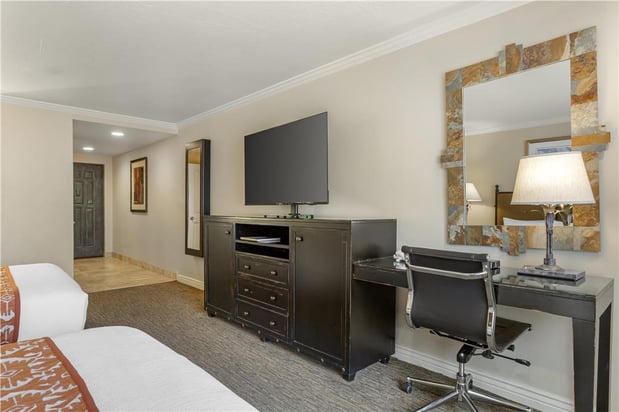 Images Best Western Plus Arroyo Roble Hotel & Creekside Villas