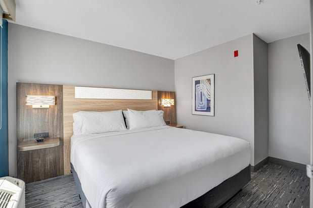 Images Holiday Inn Express & Suites Portland-Jantzen Beach by IHG