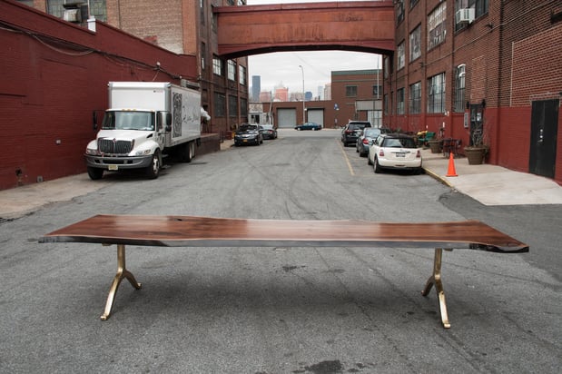 Images SENTIENT Furniture