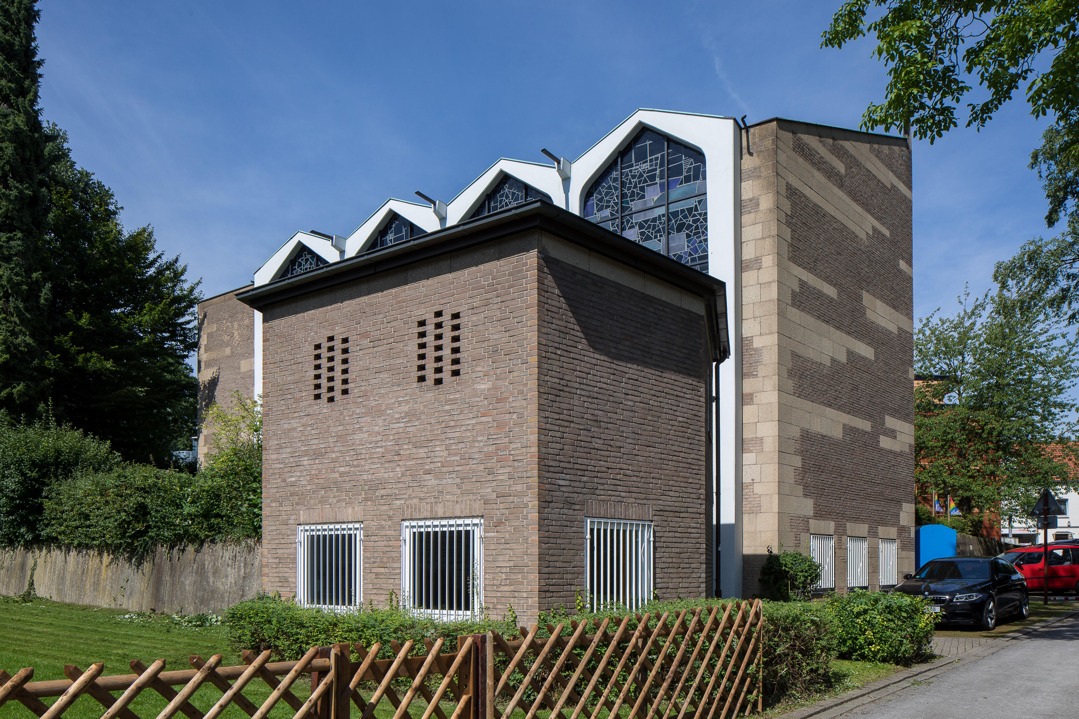 Bild 1 Jona-Kirche - Evangelische Kirchengemeinde Essen-Heidhausen in Essen