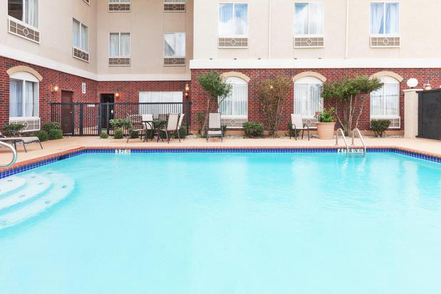 Images Holiday Inn Express & Suites Abilene by IHG
