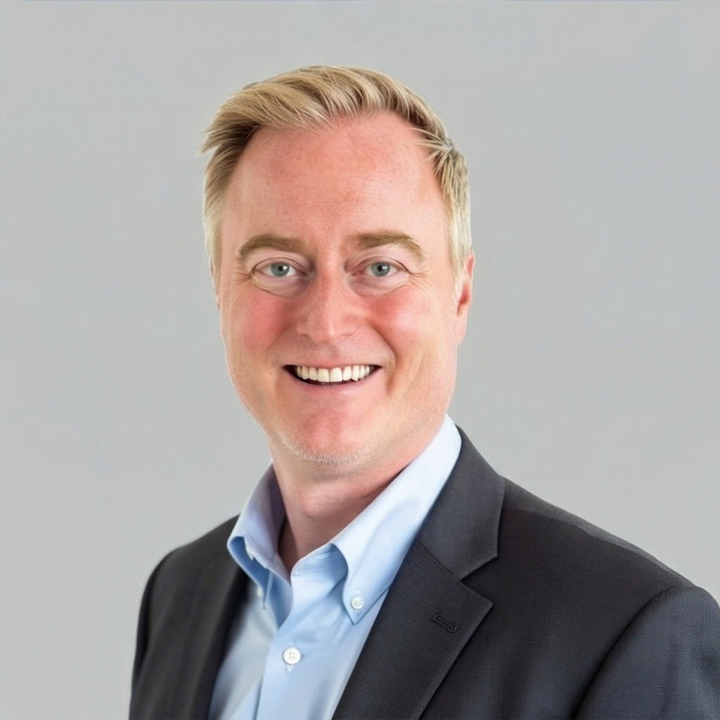 Headshot of Dustin Groves, a wealth advisor at Chase