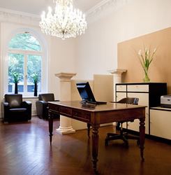 Dr. med. dent. M.Sc. Claudia Vivell, Schlüterstr. 60 in Hamburg