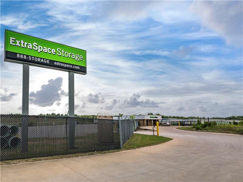 Alternate Beauty Image - Extra Space Storage at 2555 N Hollywood St, Memphis, TN 38127