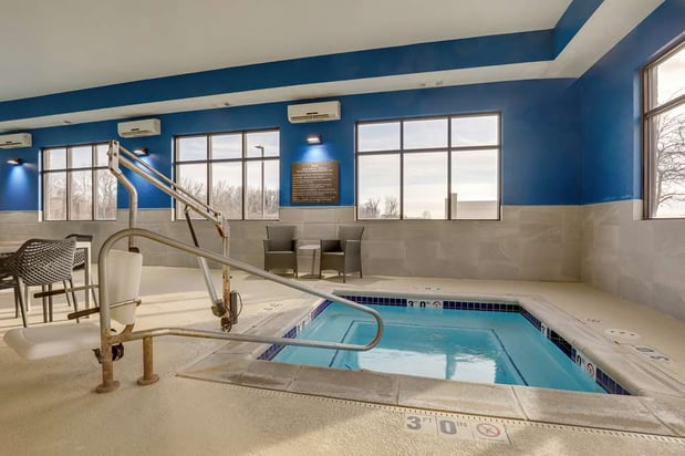 Images Hampton Inn & Suites St. Louis-Edwardsville